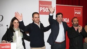 El candidato con Fernández Vara, Miguel Ángel Morales y Teresa Roca